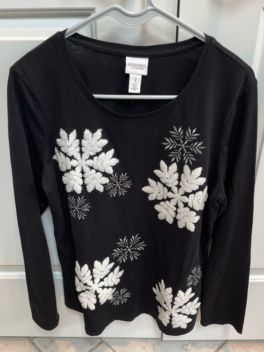 NWT Chico’s Black White Silver Novelty Snowflake Scoop Neck Long Sleeve Top